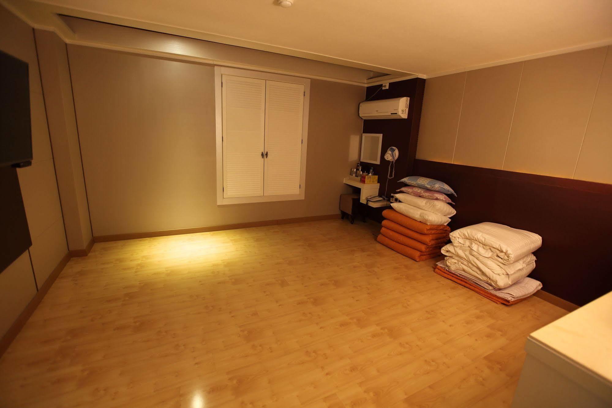 Namwon River Hotel מראה חיצוני תמונה